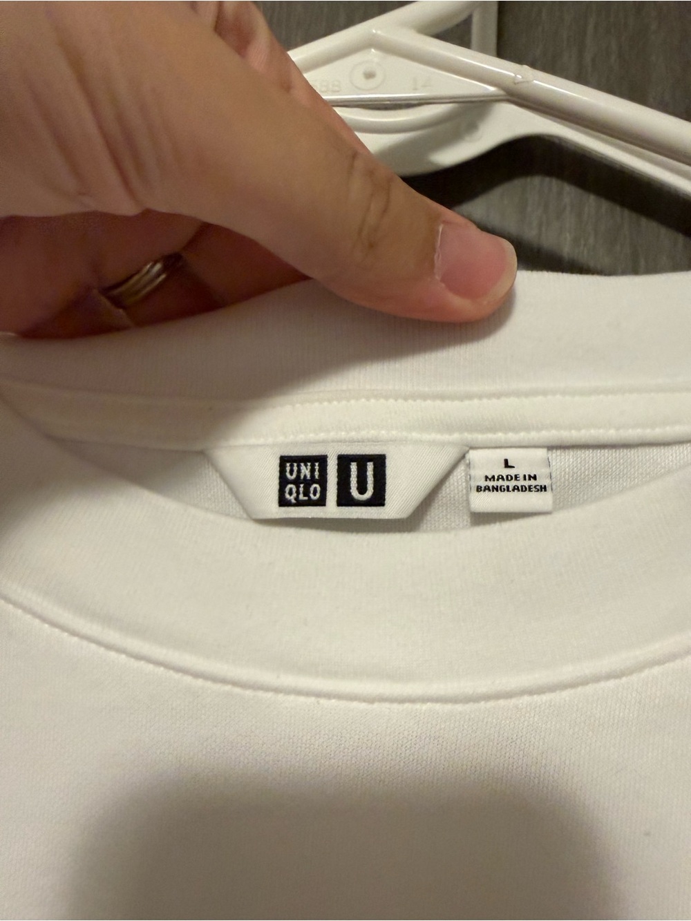 🚨LAST CHANCE!!!🚨 2 Uniqlo U - White Short Sleeve Crew Tees - Picture 4 of 6